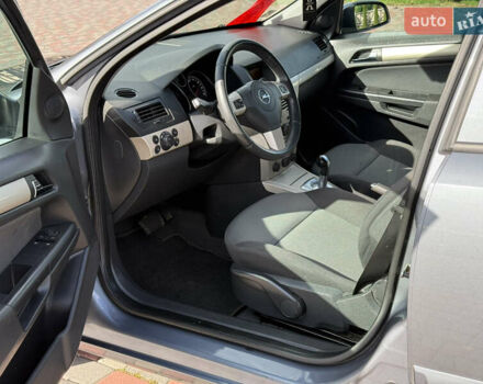 Серый Опель Астра, объемом двигателя 1.6 л и пробегом 180 тыс. км за 6750 $, фото 71 на Automoto.ua