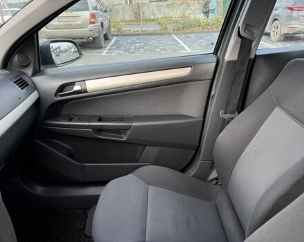 Серый Опель Астра, объемом двигателя 1.6 л и пробегом 315 тыс. км за 3900 $, фото 11 на Automoto.ua