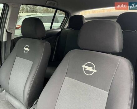 Серый Опель Астра, объемом двигателя 1.39 л и пробегом 222 тыс. км за 3999 $, фото 14 на Automoto.ua