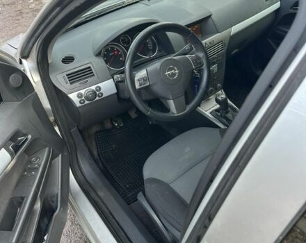 Серый Опель Астра, объемом двигателя 1.9 л и пробегом 300 тыс. км за 2500 $, фото 5 на Automoto.ua