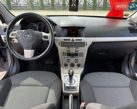Серый Опель Астра, объемом двигателя 1.6 л и пробегом 180 тыс. км за 6750 $, фото 83 на Automoto.ua