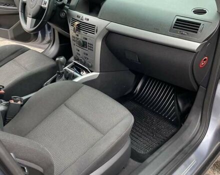 Серый Опель Астра, объемом двигателя 1.7 л и пробегом 260 тыс. км за 5200 $, фото 20 на Automoto.ua