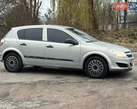 Серый Опель Астра, объемом двигателя 1.39 л и пробегом 222 тыс. км за 3999 $, фото 6 на Automoto.ua