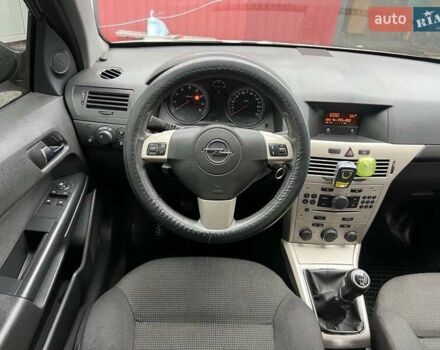 Серый Опель Астра, объемом двигателя 1.39 л и пробегом 222 тыс. км за 3999 $, фото 10 на Automoto.ua