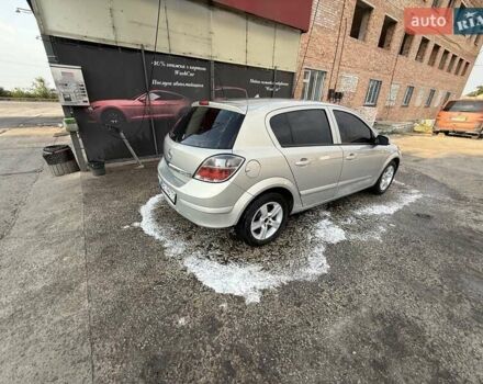 Серый Опель Астра, объемом двигателя 1.6 л и пробегом 260 тыс. км за 4400 $, фото 4 на Automoto.ua