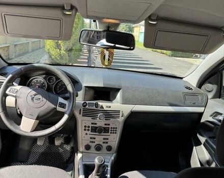 Серый Опель Астра, объемом двигателя 1.6 л и пробегом 202 тыс. км за 4700 $, фото 1 на Automoto.ua