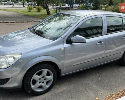 Серый Опель Астра, объемом двигателя 1.6 л и пробегом 255 тыс. км за 5400 $, фото 2 на Automoto.ua