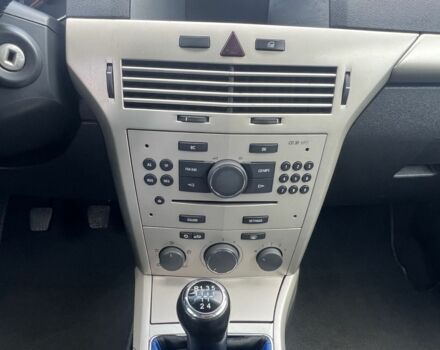 Серый Опель Астра, объемом двигателя 1.6 л и пробегом 258 тыс. км за 4200 $, фото 10 на Automoto.ua