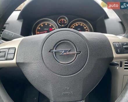 Сірий Опель Астра, об'ємом двигуна 1.6 л та пробігом 257 тис. км за 3800 $, фото 9 на Automoto.ua