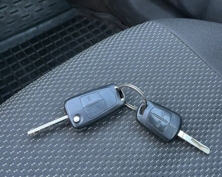 Серый Опель Астра, объемом двигателя 1.7 л и пробегом 300 тыс. км за 4000 $, фото 10 на Automoto.ua