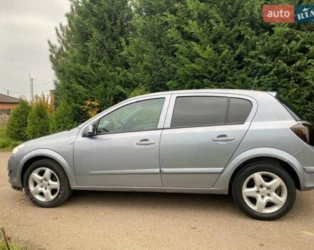 Серый Опель Астра, объемом двигателя 1.6 л и пробегом 257 тыс. км за 3999 $, фото 1 на Automoto.ua
