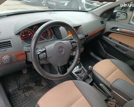 Серый Опель Астра, объемом двигателя 1.6 л и пробегом 255 тыс. км за 6490 $, фото 19 на Automoto.ua