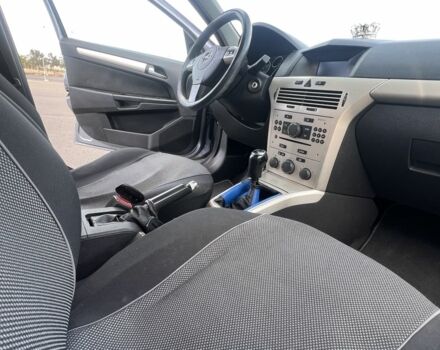 Серый Опель Астра, объемом двигателя 1.6 л и пробегом 258 тыс. км за 4200 $, фото 6 на Automoto.ua