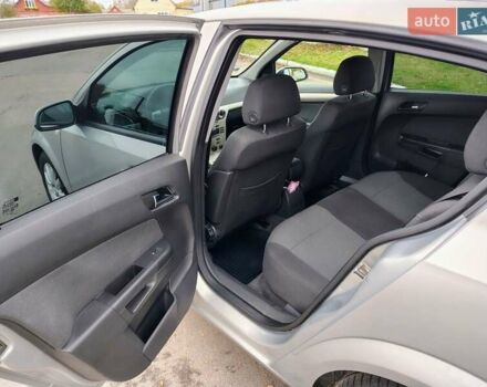 Серый Опель Астра, объемом двигателя 1.7 л и пробегом 231 тыс. км за 5500 $, фото 7 на Automoto.ua