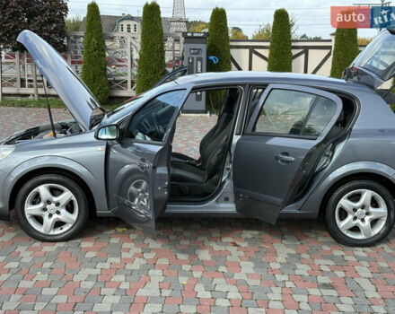 Серый Опель Астра, объемом двигателя 1.6 л и пробегом 180 тыс. км за 6750 $, фото 133 на Automoto.ua