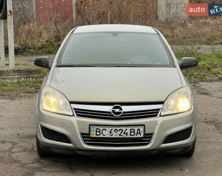 Серый Опель Астра, объемом двигателя 1.39 л и пробегом 222 тыс. км за 3999 $, фото 4 на Automoto.ua