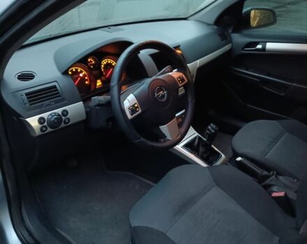 Серый Опель Астра, объемом двигателя 1.6 л и пробегом 310 тыс. км за 3000 $, фото 7 на Automoto.ua