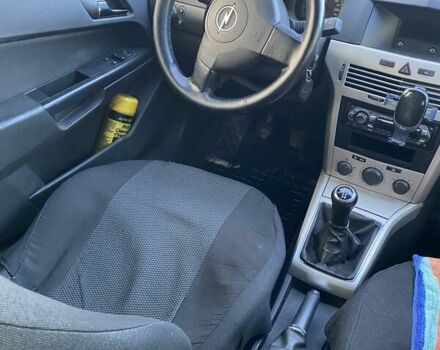 Серый Опель Астра, объемом двигателя 1.4 л и пробегом 306 тыс. км за 5200 $, фото 9 на Automoto.ua