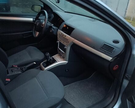 Серый Опель Астра, объемом двигателя 1.6 л и пробегом 310 тыс. км за 3000 $, фото 6 на Automoto.ua