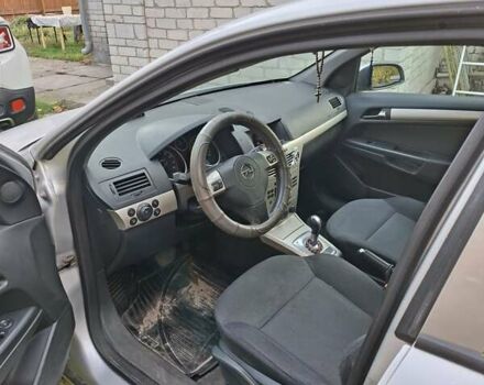 Серый Опель Астра, объемом двигателя 1.6 л и пробегом 233 тыс. км за 3800 $, фото 7 на Automoto.ua