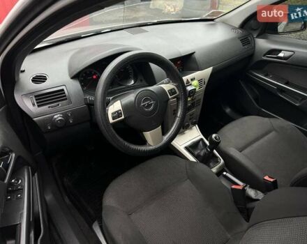 Серый Опель Астра, объемом двигателя 1.39 л и пробегом 222 тыс. км за 3999 $, фото 13 на Automoto.ua