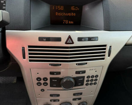 Серый Опель Астра, объемом двигателя 1.6 л и пробегом 180 тыс. км за 6750 $, фото 63 на Automoto.ua