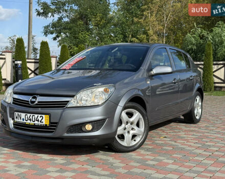 Серый Опель Астра, объемом двигателя 1.6 л и пробегом 180 тыс. км за 6750 $, фото 136 на Automoto.ua