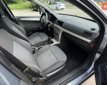 Серый Опель Астра, объемом двигателя 1.6 л и пробегом 255 тыс. км за 5400 $, фото 15 на Automoto.ua