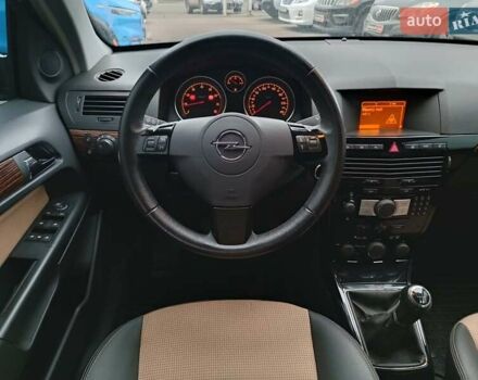 Серый Опель Астра, объемом двигателя 1.6 л и пробегом 255 тыс. км за 6490 $, фото 14 на Automoto.ua