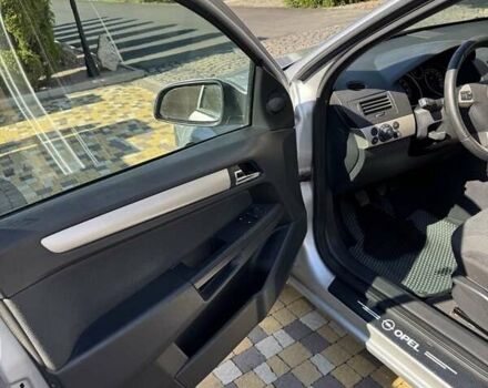 Серый Опель Астра, объемом двигателя 1.6 л и пробегом 202 тыс. км за 4700 $, фото 4 на Automoto.ua