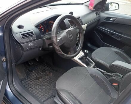 Серый Опель Астра, объемом двигателя 1.4 л и пробегом 212 тыс. км за 4000 $, фото 8 на Automoto.ua