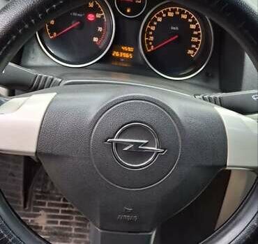 Сірий Опель Астра, об'ємом двигуна 1.6 л та пробігом 260 тис. км за 4800 $, фото 5 на Automoto.ua