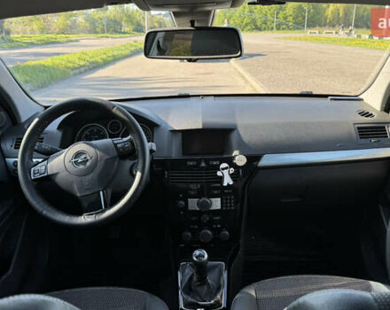 Серый Опель Астра, объемом двигателя 1.7 л и пробегом 238 тыс. км за 5200 $, фото 39 на Automoto.ua