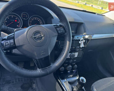 Серый Опель Астра, объемом двигателя 1.7 л и пробегом 238 тыс. км за 5200 $, фото 3 на Automoto.ua