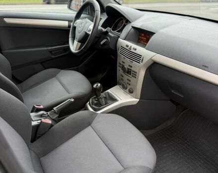 Сірий Опель Астра, об'ємом двигуна 1.3 л та пробігом 254 тис. км за 2750 $, фото 5 на Automoto.ua