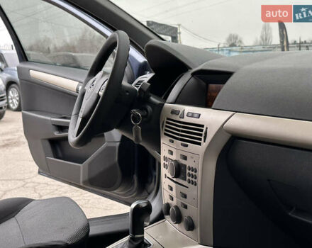 Серый Опель Астра, объемом двигателя 1.8 л и пробегом 230 тыс. км за 6900 $, фото 22 на Automoto.ua