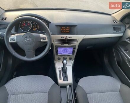 Серый Опель Астра, объемом двигателя 1.8 л и пробегом 220 тыс. км за 6999 $, фото 13 на Automoto.ua