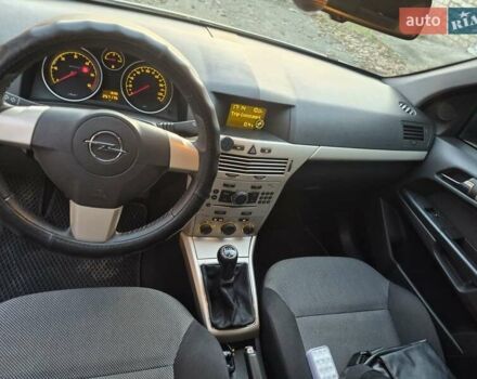 Серый Опель Астра, объемом двигателя 1.3 л и пробегом 250 тыс. км за 6350 $, фото 8 на Automoto.ua