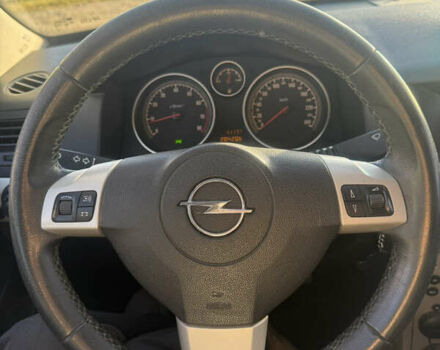 Серый Опель Астра, объемом двигателя 1.8 л и пробегом 204 тыс. км за 5500 $, фото 6 на Automoto.ua