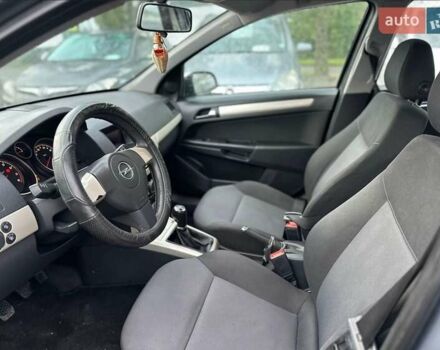 Серый Опель Астра, объемом двигателя 1.6 л и пробегом 230 тыс. км за 4800 $, фото 1 на Automoto.ua