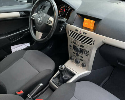 Серый Опель Астра, объемом двигателя 1.6 л и пробегом 207 тыс. км за 5800 $, фото 25 на Automoto.ua