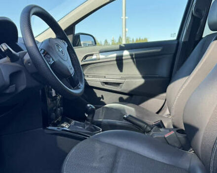 Серый Опель Астра, объемом двигателя 1.7 л и пробегом 238 тыс. км за 5200 $, фото 4 на Automoto.ua