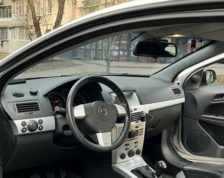 Серый Опель Астра, объемом двигателя 1.36 л и пробегом 285 тыс. км за 6000 $, фото 11 на Automoto.ua