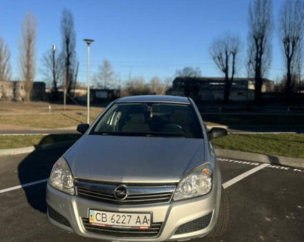 Серый Опель Астра, объемом двигателя 1.4 л и пробегом 250 тыс. км за 3800 $, фото 4 на Automoto.ua