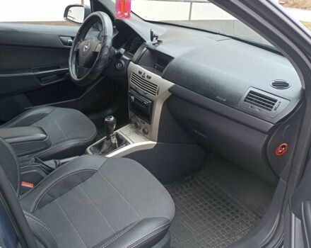 Серый Опель Астра, объемом двигателя 1.4 л и пробегом 212 тыс. км за 4000 $, фото 9 на Automoto.ua