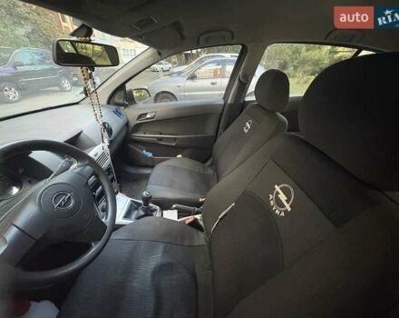 Серый Опель Астра, объемом двигателя 1.6 л и пробегом 120 тыс. км за 5000 $, фото 11 на Automoto.ua