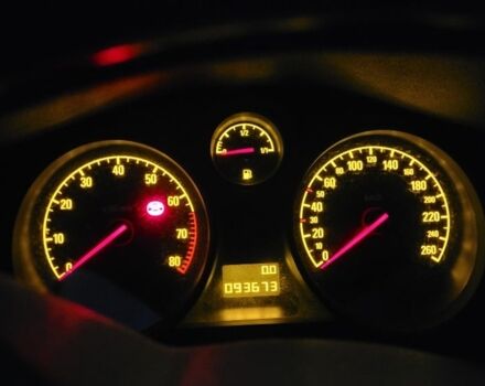 Серый Опель Астра, объемом двигателя 1.4 л и пробегом 93 тыс. км за 6500 $, фото 3 на Automoto.ua