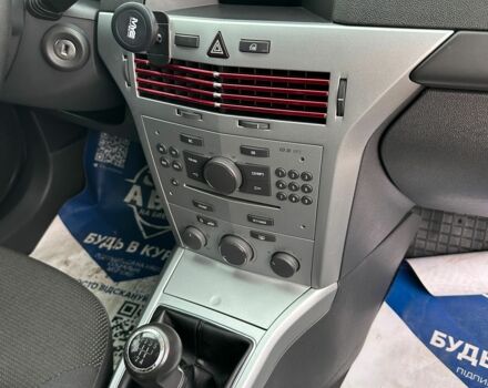 Серый Опель Астра, объемом двигателя 1.4 л и пробегом 229 тыс. км за 5500 $, фото 10 на Automoto.ua