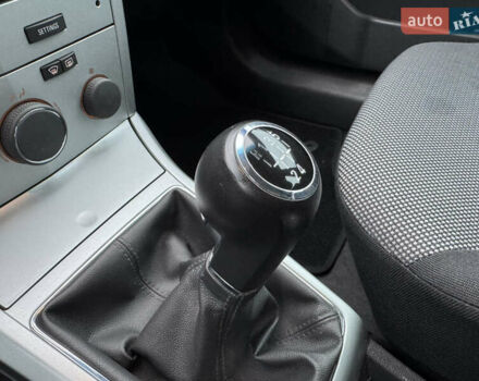 Серый Опель Астра, объемом двигателя 1.6 л и пробегом 51 тыс. км за 6900 $, фото 59 на Automoto.ua