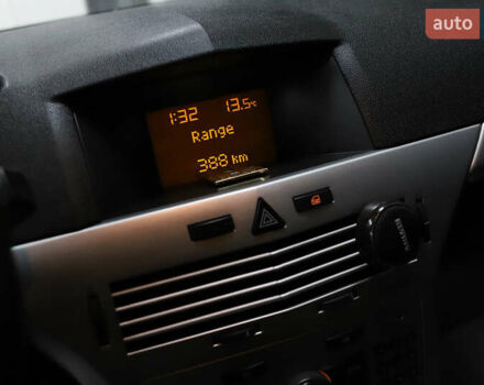 Серый Опель Астра, объемом двигателя 1.7 л и пробегом 144 тыс. км за 5900 $, фото 86 на Automoto.ua